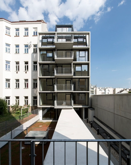 Wohnhaus Stolberggasse  / Josef Weichenberger architects + Partner - Apartamentos