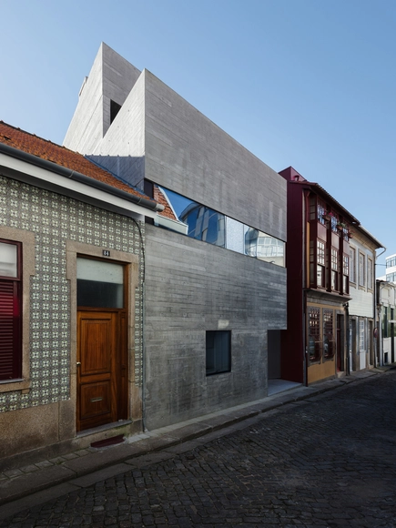 Casa en Rua de Marracuene  / Base Arquitetura - Casas