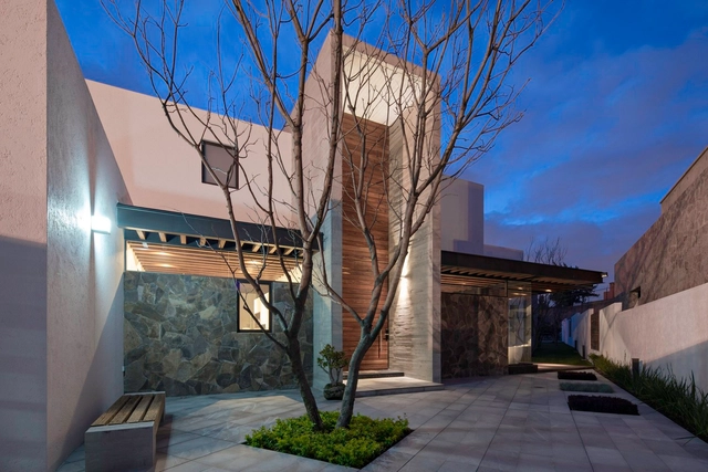 Casa 8A / Dionne Arquitectos - Casas, Patio interior, Fachada