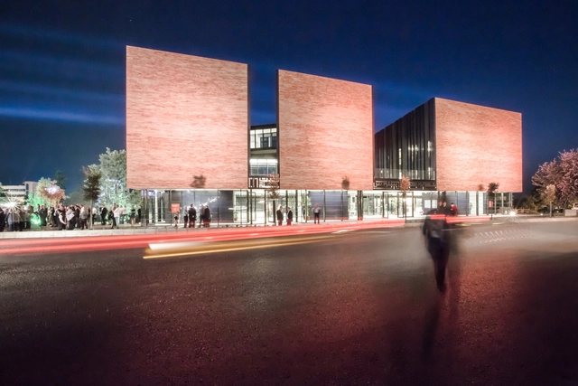 Ayuntamiento de Byblos / Hashim Sarkis  - Ayuntamiento