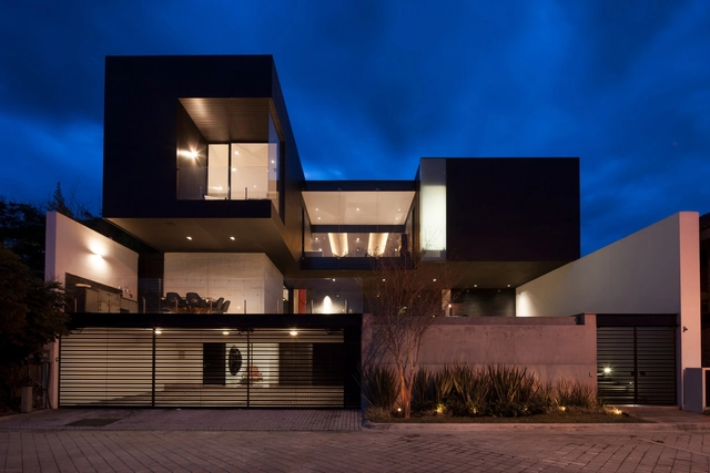 CH House / GLR Arquitectos - Houses, Facade, Stairs, Door