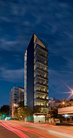 Torre Três Picos / LBR&A - Edifícios De Escritórios
