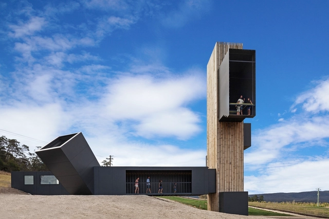 Devil's Corner  / Cumulus Studio - Mercado