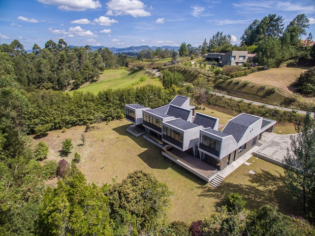 Casa en Llano Grande / Plan:b arquitectos - Casas