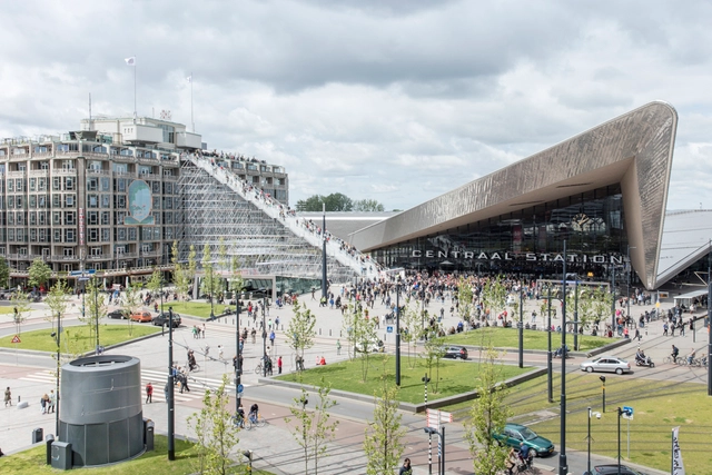 MVRDV inauguró una monumental escalera de 29 metros de alto en Rotterdam - Imagen Principal