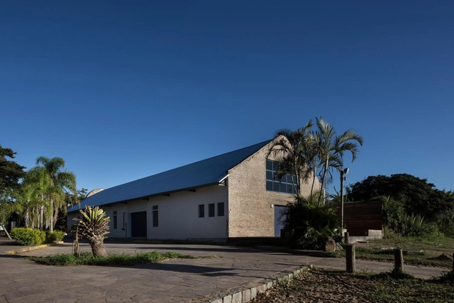 Fabrica de Gaiteros / Emily Borghetti - Reconversión