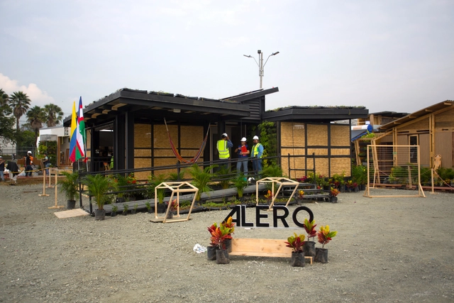 ¿Cómo diseñar una vivienda social sustentable? La experiencia de Casa Alero en Solar Decathlon 2015 - Imagen Principal
