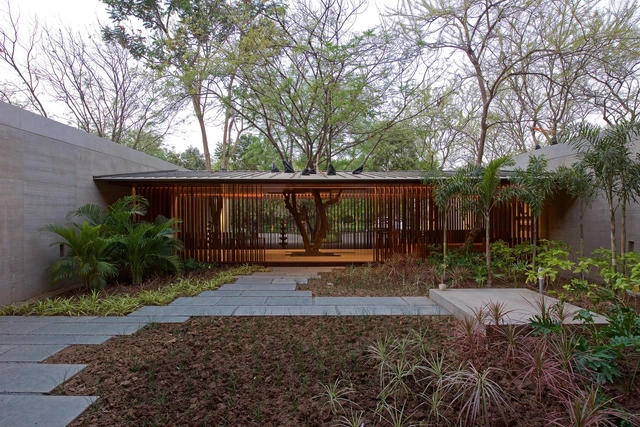 DIYA / SPASM Design Architects - Casas