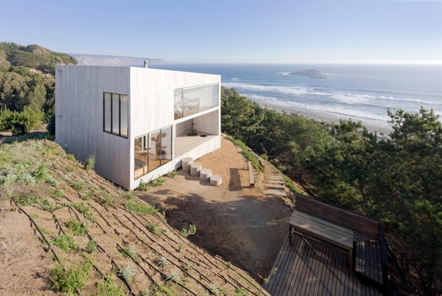 House  D / PANORAMA + WMR - Casas