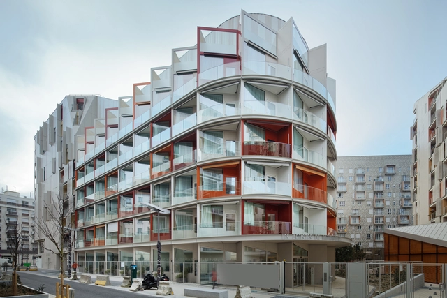 Hogar de Ancianos / Atelier Du Pont - Centro Para La Tercera Edad