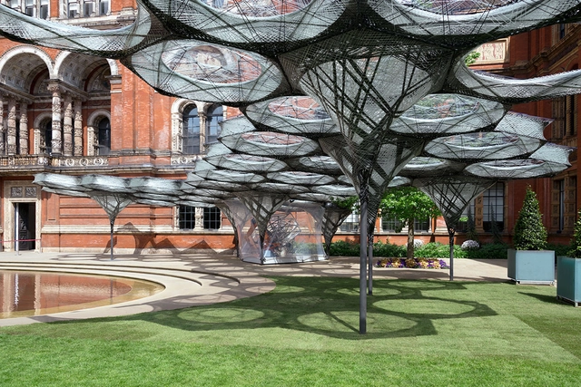 Pabellón de Filamentos de Élitro explora la biomimética en el Victoria and Albert Museum de Londres  - Imagen Principal