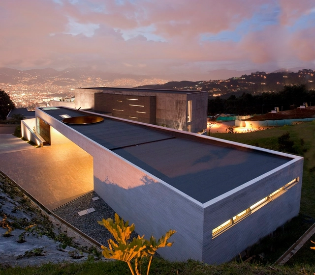 Casa UB / Alejandro Restrepo Montoya + Camilo Andrés Mejía Bravo + Andrés Felipe Mesa Trujillo  - Casas