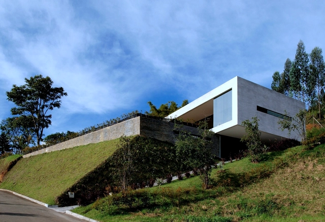 Casa RV / Alejandro Restrepo Montoya + Camilo Andrés Mejía Bravo + Andrés Felipe Mesa Trujillo - Casas