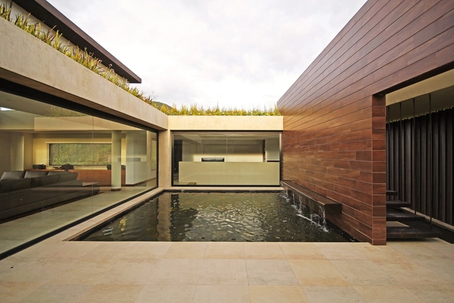 Casa AR / Campuzano Arquitectos - Casas, Patio interior, Fachada, Puerta, Barandas