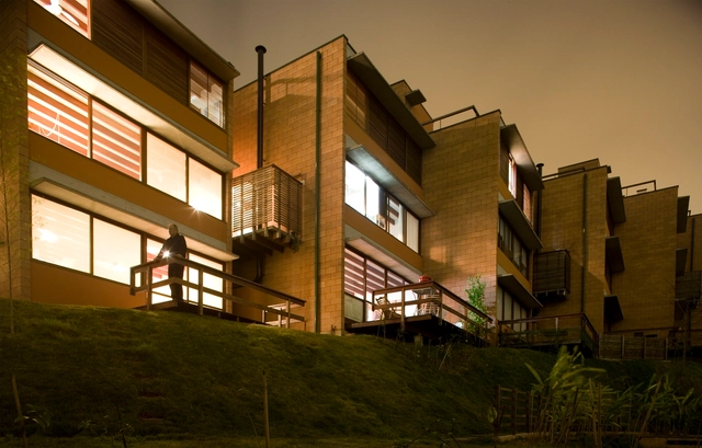 Villa Butantã / Marcos Acayaba - Residencial