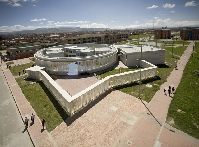 Jardín Infantil El Porvenir / Giancarlo Mazzanti - Kindergarten, Fachada
