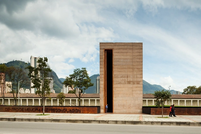 Centro de Memoria, Paz y Reconciliación / Juan Pablo Ortiz Arquitectos  - Centro Cultural