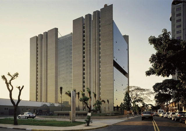 Fórum Trabalhista Ruy Barbosa / Decio Tozzi - Edifícios Institucionais