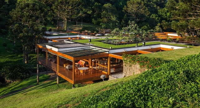 Casa Grelha / FGMF - Casas