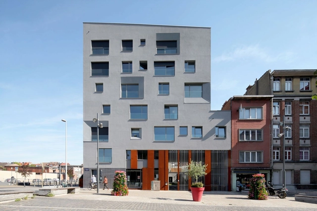 Liverpool / B612 Associates - Comunidad