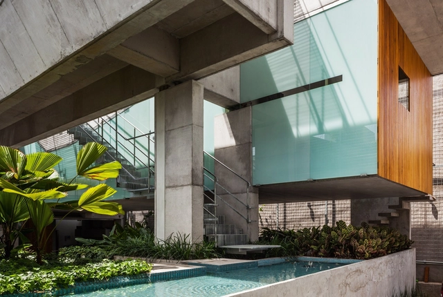 Casa de Fin de Semana en el centro de São Paulo / spbr arquitetos - Casas