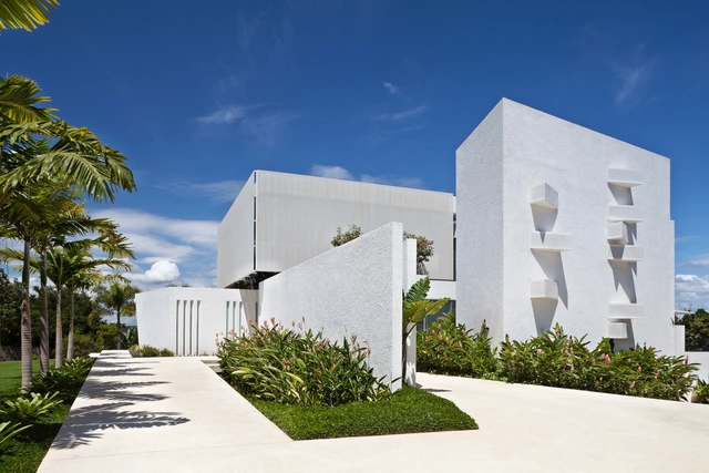 Casa en Lago Sul Qi 25 / Sérgio Parada Arquitetos Associados - Casas