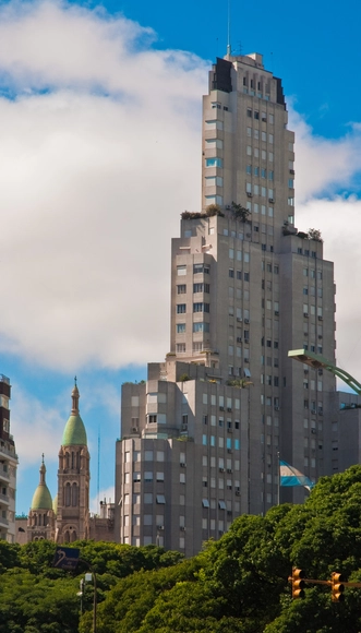 Clásicos de Arquitectura: Edificio Kavanagh / Sánchez, Lagos y De la Torre - Fachada, Urbano