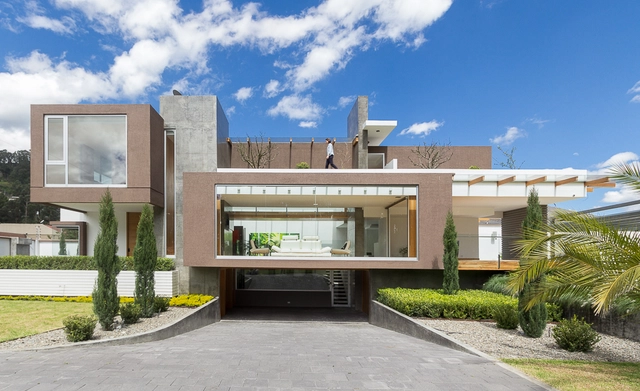 Casa Tres Puentes   / INAI.Paul Vazquez - Casas, Fachada, Puerta
