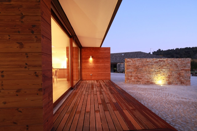 Casa em Sintra III / JBMG Arquitectos - Ampliação, Terraço, Viga, Fachada, Corrimão, Iluminação