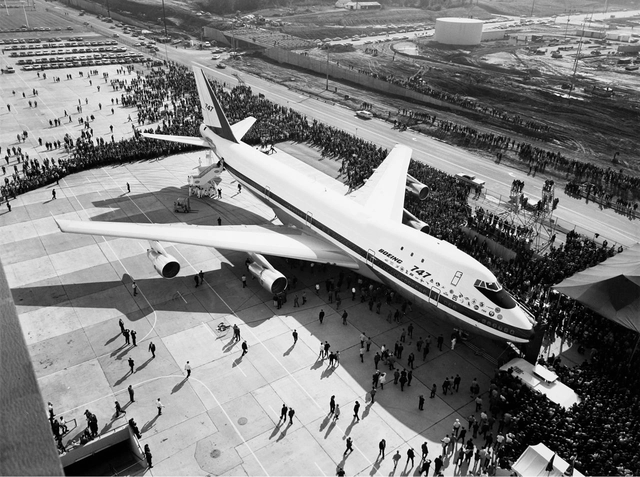 Norman Foster on the Boeing 747 "Jumbo Jet" - Featured Image