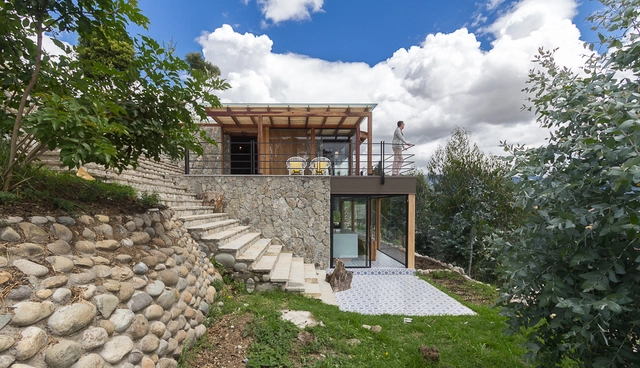 Casa de Pedra  / INAI.Paul Vazquez - Casas