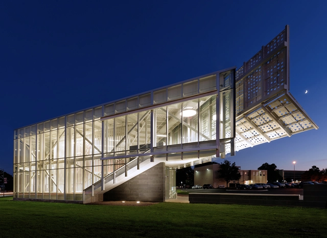 Centro de Bienvenida Davis-Harrington  / Dake | Wells Architecture - Universidad