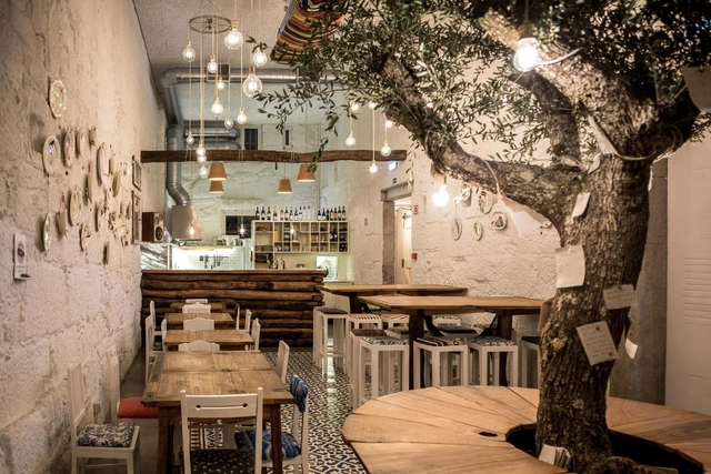Restaurante La Piada / LIBB + Nuno Felgar - Restaurantes E Bares, Iluminação, Mesa