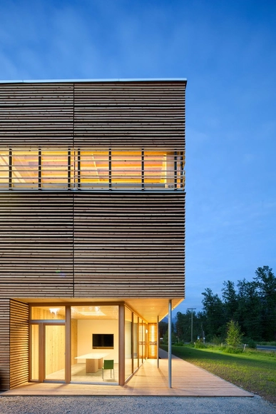 BC Passive House Factory / Hemsworth Architecture - Fábrica
