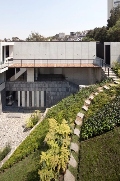 Casa U / MATERIA - Casas