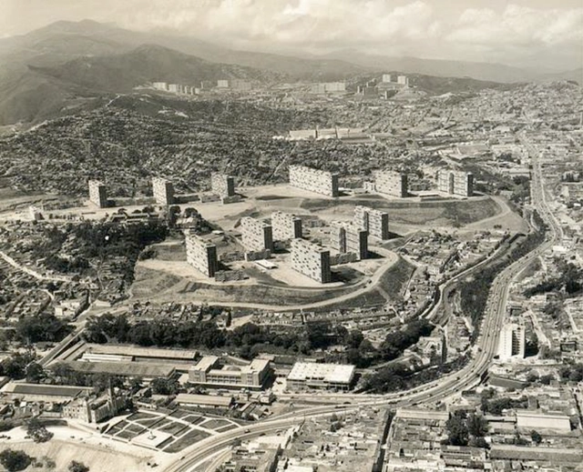 48 años de asentamientos informales en Caracas - Imagen Principal