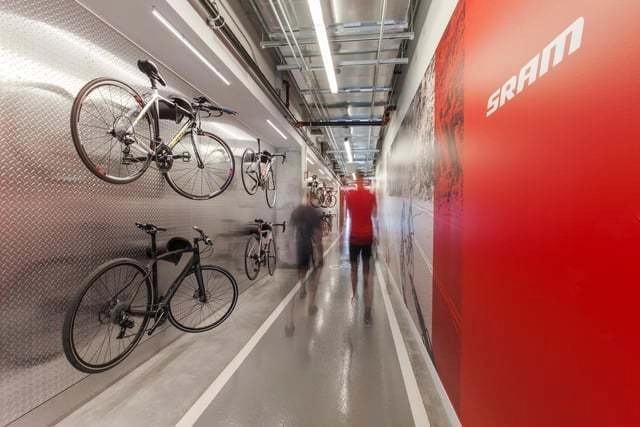 Oficinas centrales de SRAM  / Perkins+Will - Interiores De Oficina