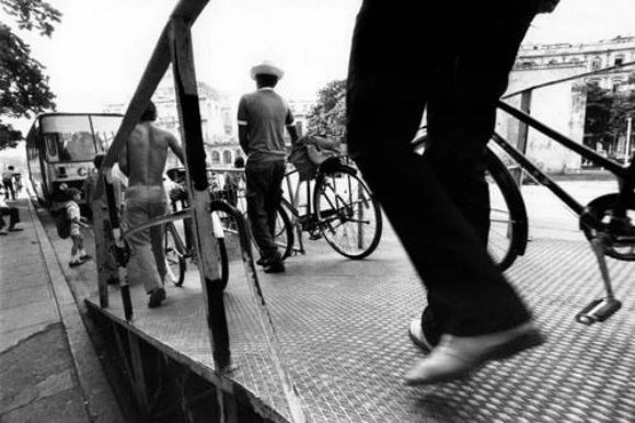 "Ciclobuses": uma opção intermodal de transporte público em Cuba - Imagem de Destaque