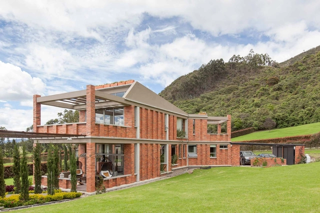Casa Llano Grande / YEMAIL ARQUITECTURA  - Casas, Jardín, Fachada