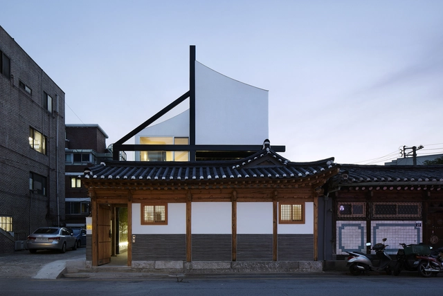 Sinseol-dong Hanok  / CoRe architects - Renovation, Facade, Door