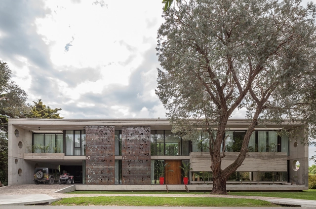 Casa HK  / Ça Arquitectura - Casas, Fachada, Puerta