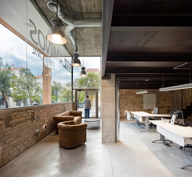 Oficinas Geocaminos  / Arias Recalde Taller de Arquitectura - Arquitectura De Oficinas