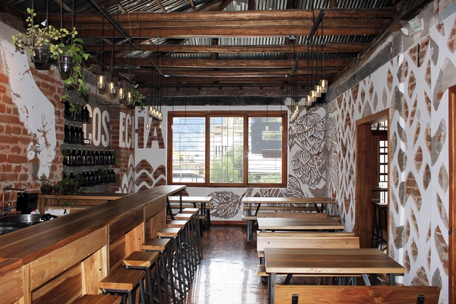Cervecería Artesanal Santa Rosa / RAMA estudio - Cervecería, Fijación Vigas, Mesas, Sillas, Encimera