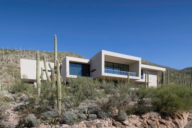 House in Sabino Springs / Kevin B Howard Architects - Houses, Facade