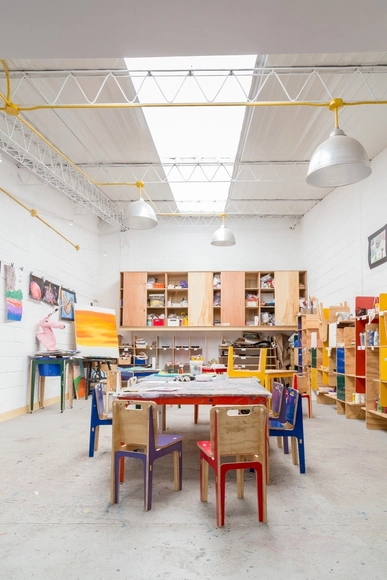 P7 Kids / RAMA estudio - Otros Edificios, Mesas, Sillas