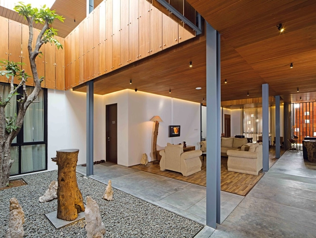 Akanaka / Realrich Architecture Workshop - Casas