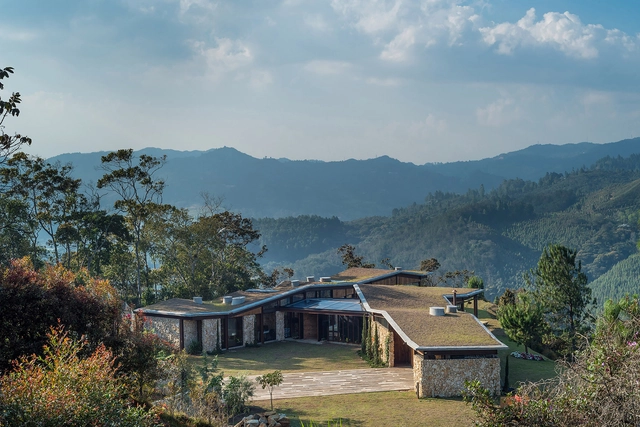 Casa Gozu / OPUS  - Casas