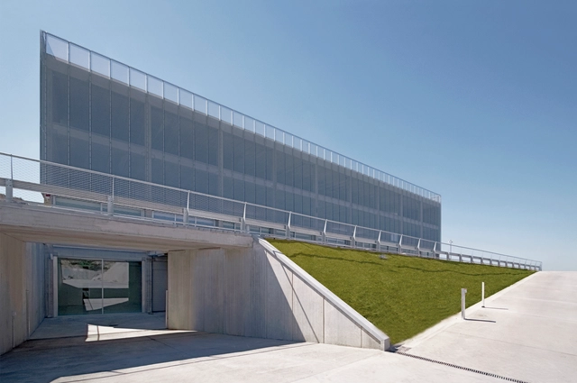 Campus Motor / Pere Puig Arquitecte - Office Buildings, Facade