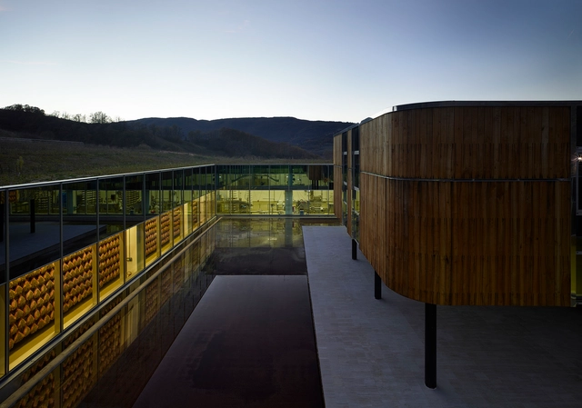 Fábrica Industrial en Preci / Enzo Eusebi+Partners - Fábrica