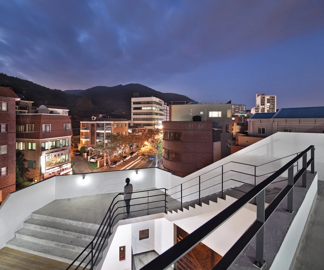 Pátio Namsan / Architects Group RAUM - Centro Comunitário